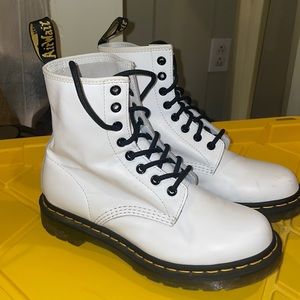 only worn one time brand new condition they are super cute , wish i could keep!